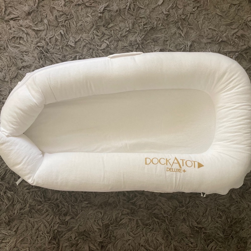 Dockatot Deluxe Plus White